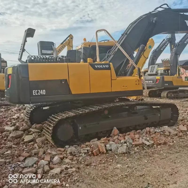 Excavadora Volvo EC240 usada de alta calidad en estado 95% a la venta