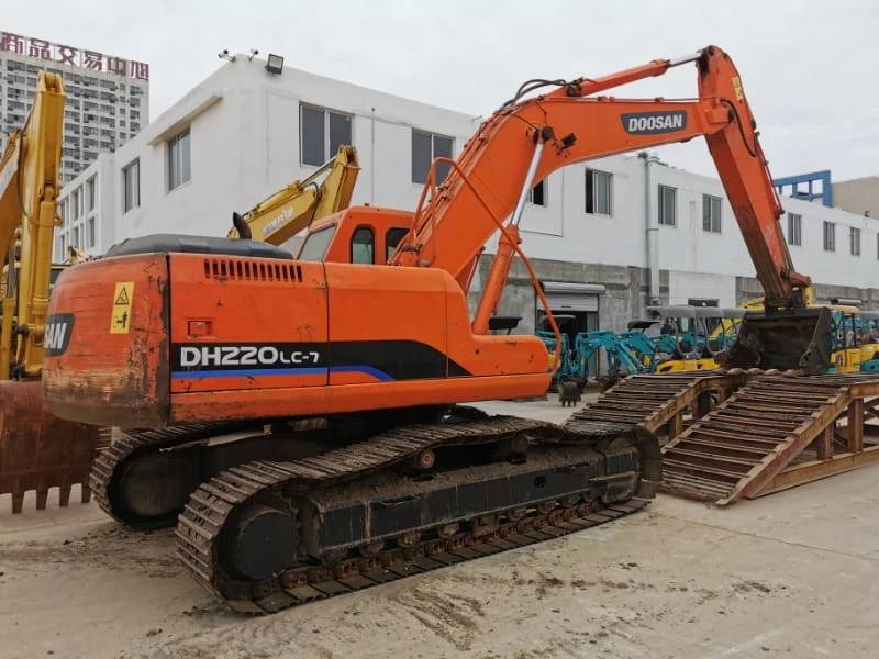 Gebrauchte Doosan DH 220 Bagger kaufen – günstige und zuverlässige Gebrauchtmaschinen