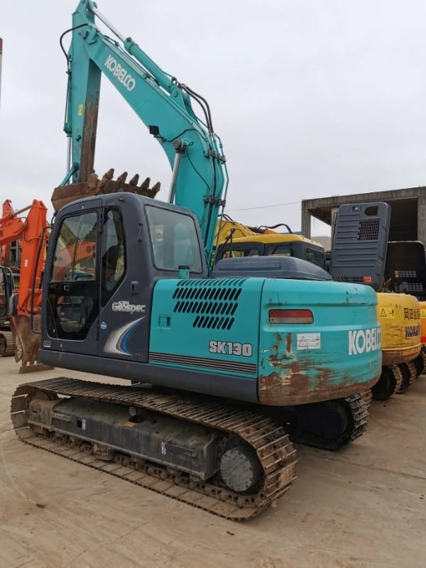Продаётся высококачественный б/у гусеничный экскаватор Kobelco SK140 из Японии
