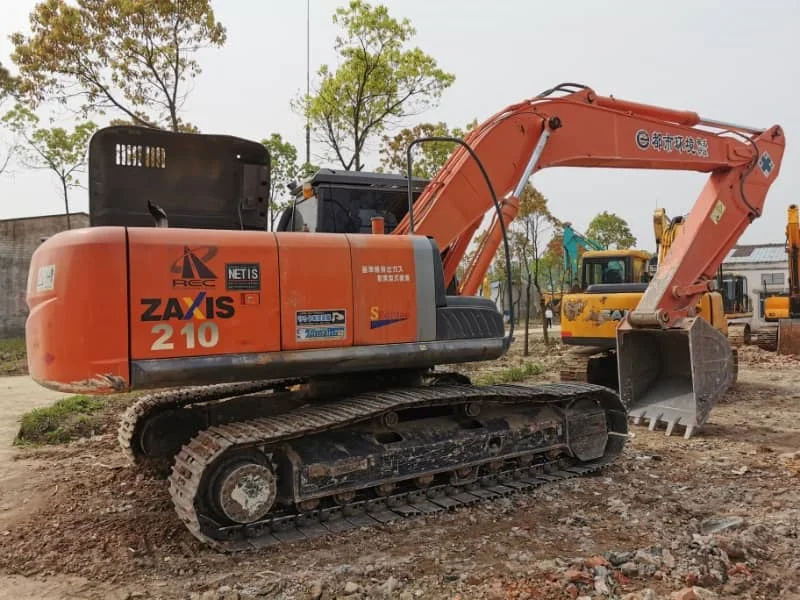 Pelle hydraulique Hitachi ZX210 d'occasion - Fabriquée au Japon