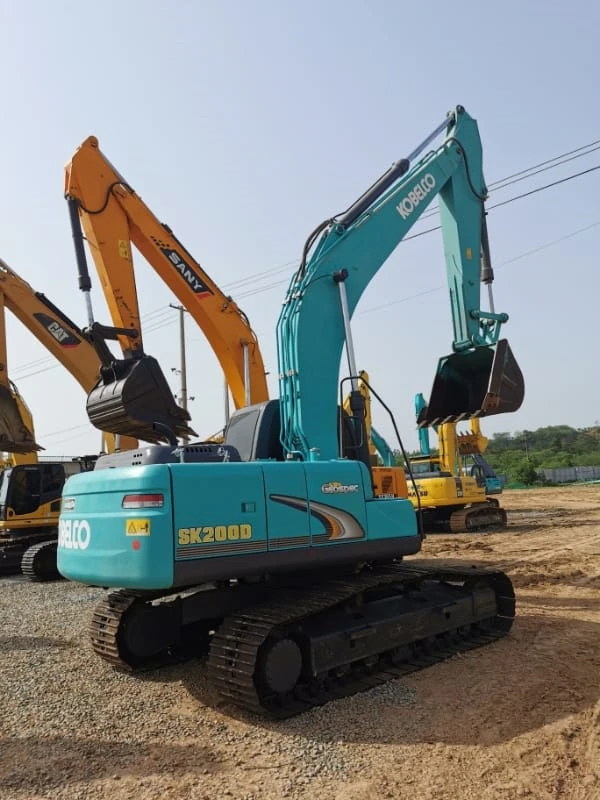 Купите подержанный гусеничный экскаватор KOBELCO SK200 2022 года выпуска — б/у техника для земляных работ