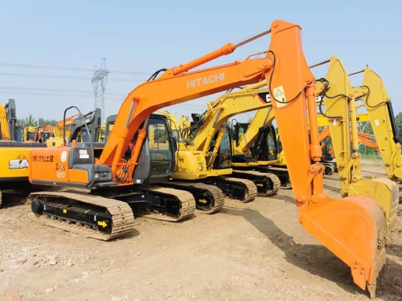Б/у экскаватор Hitachi ZX120 в отличном рабочем состоянии