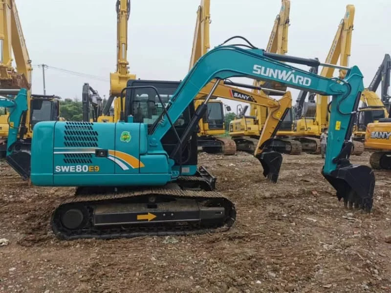 High-Quality 80 Mini Excavator from Sunward - 95% New