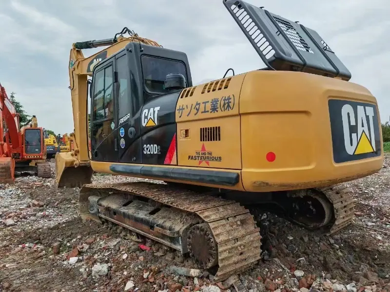 Hochwertiger gebrauchter Caterpillar Cat320-Bagger mit hervorragender Leistung, hergestellt in Japan