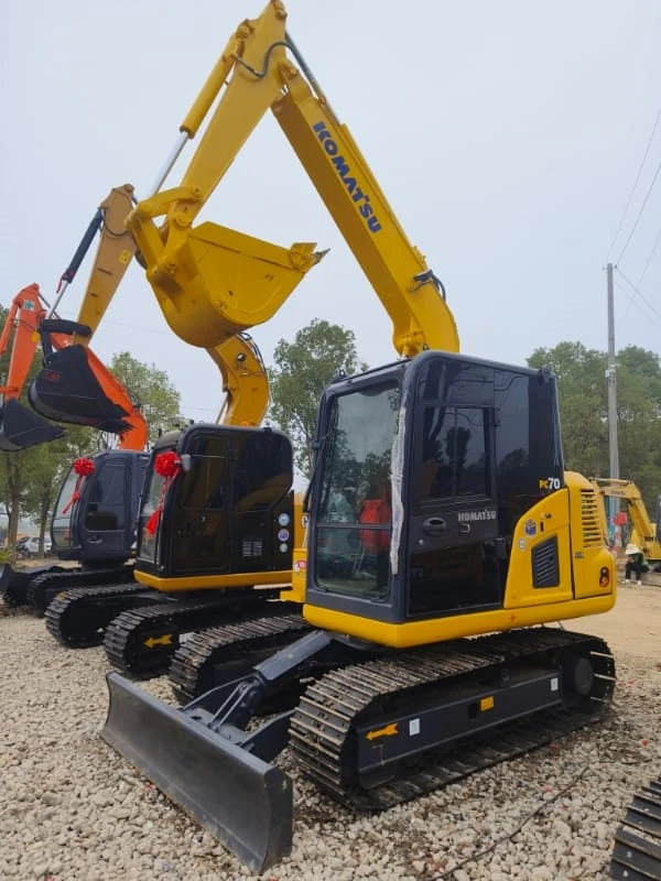 Petite pelle hydraulique Komatsu PC70 d'occasion à vendre