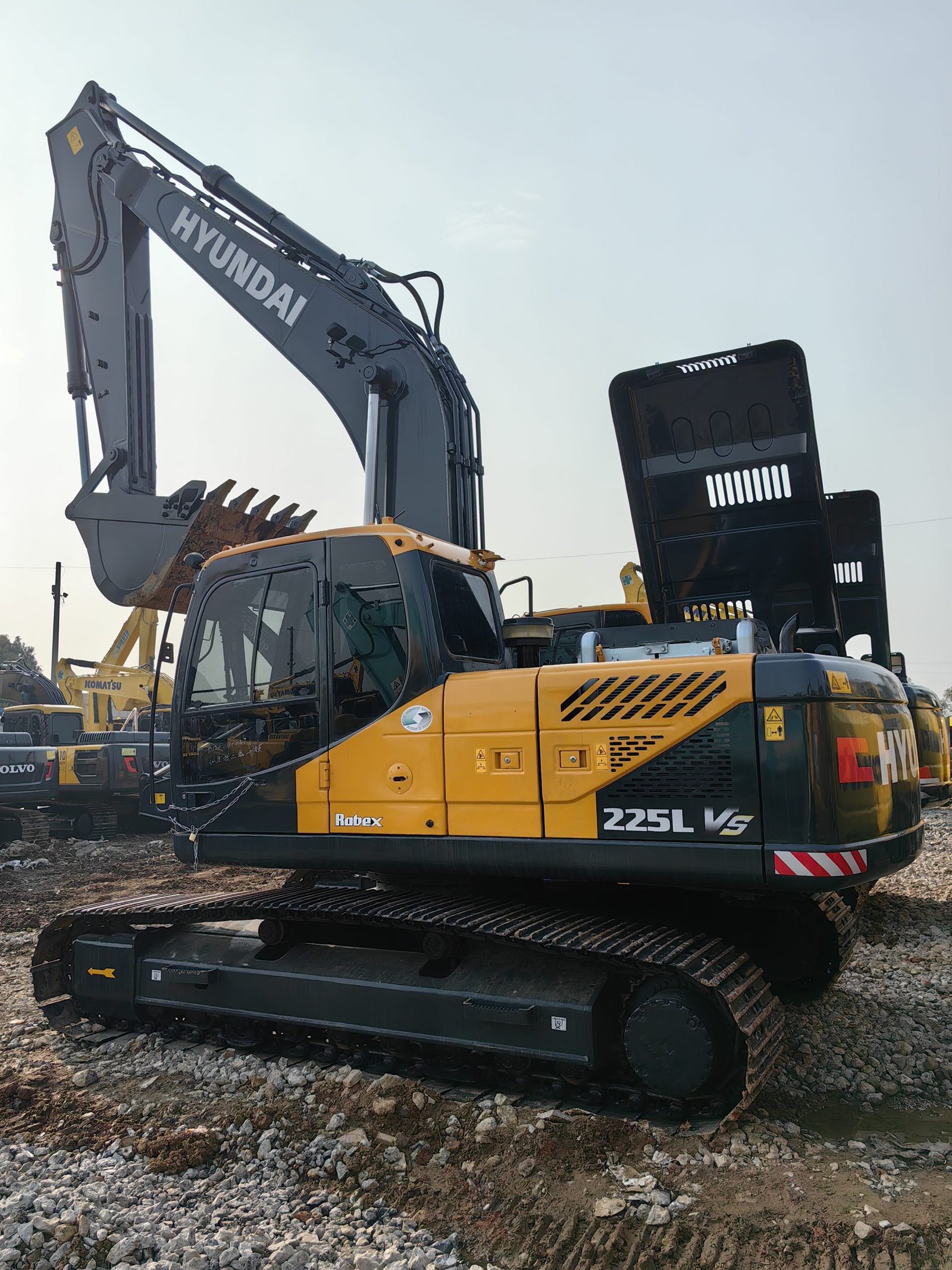 High-Quality Used Hyundai 225 Excavator for Sale in Excellent Condition